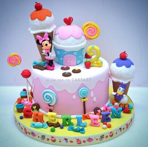 Minnie Mouse and Daisy Duck Cake