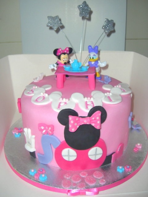 Minnie Mouse and Daisy Duck Cake