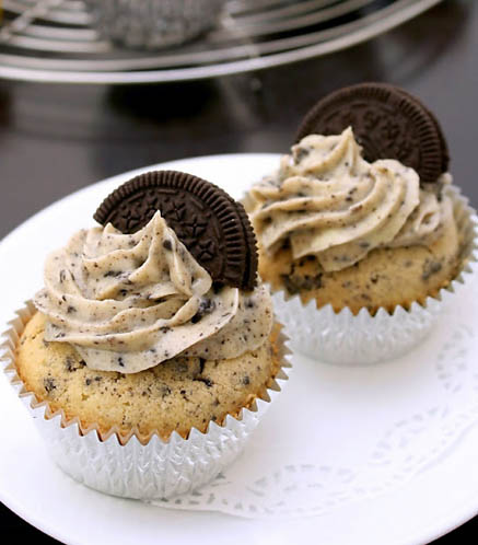 Oreo Cookie Cupcakes with Cream Cheese