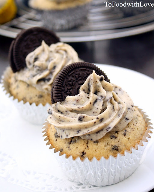 Oreo Cookies and Cream Cupcakes