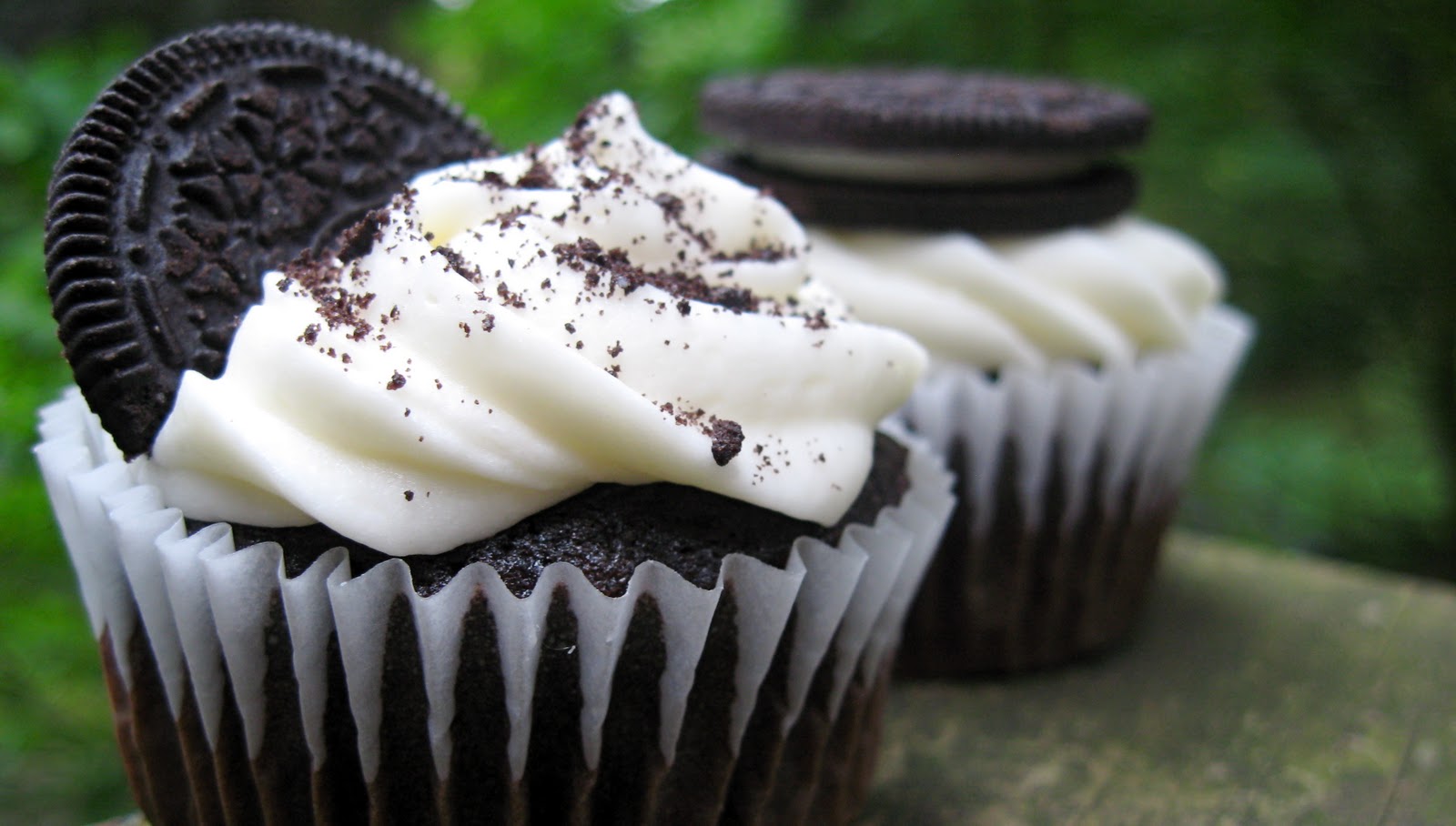 Oreo Cream Cheese Cupcakes