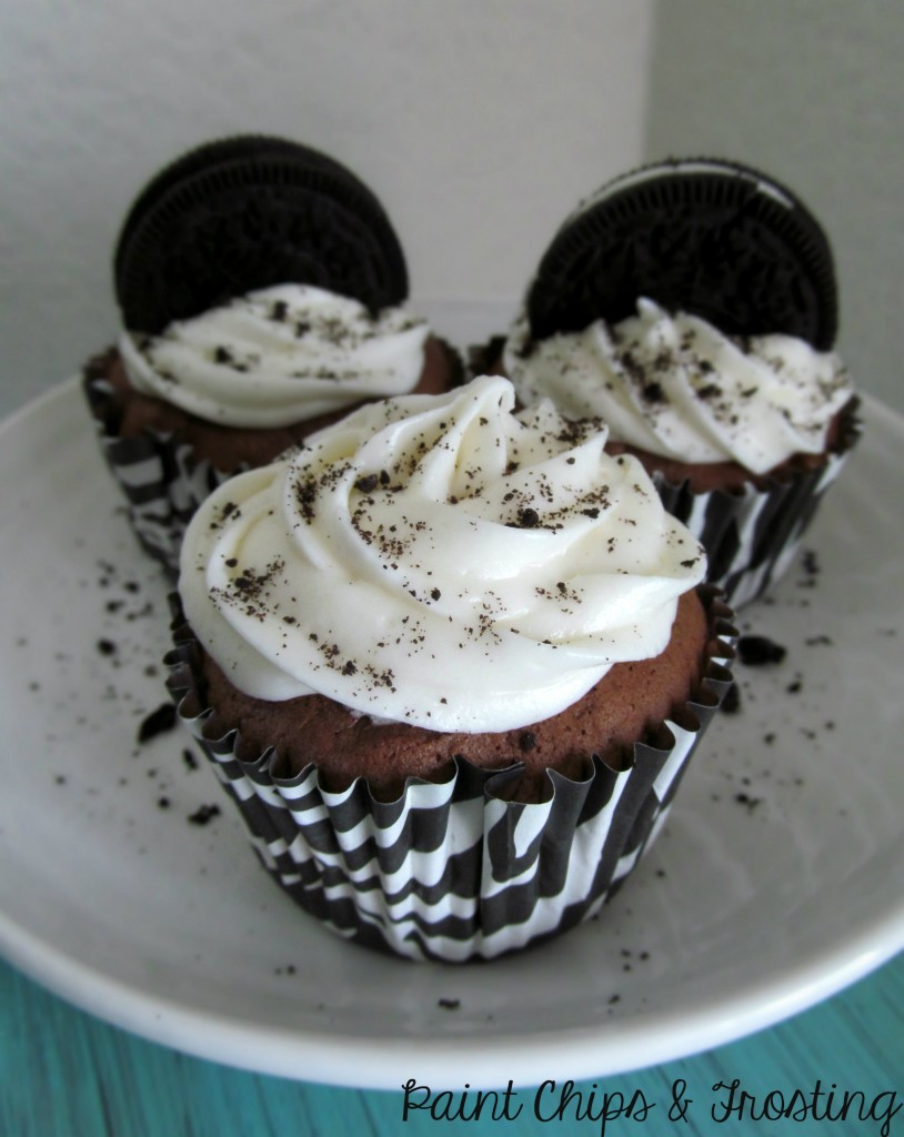 Oreo Cream Cheese Frosting Cupcakes