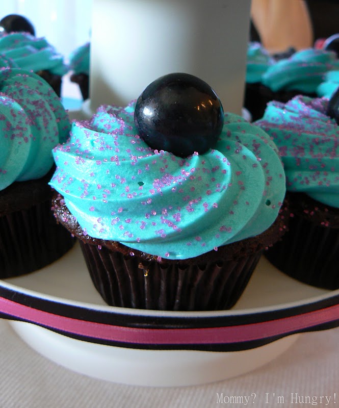 Oreo Cupcakes with Cream Cheese Icing