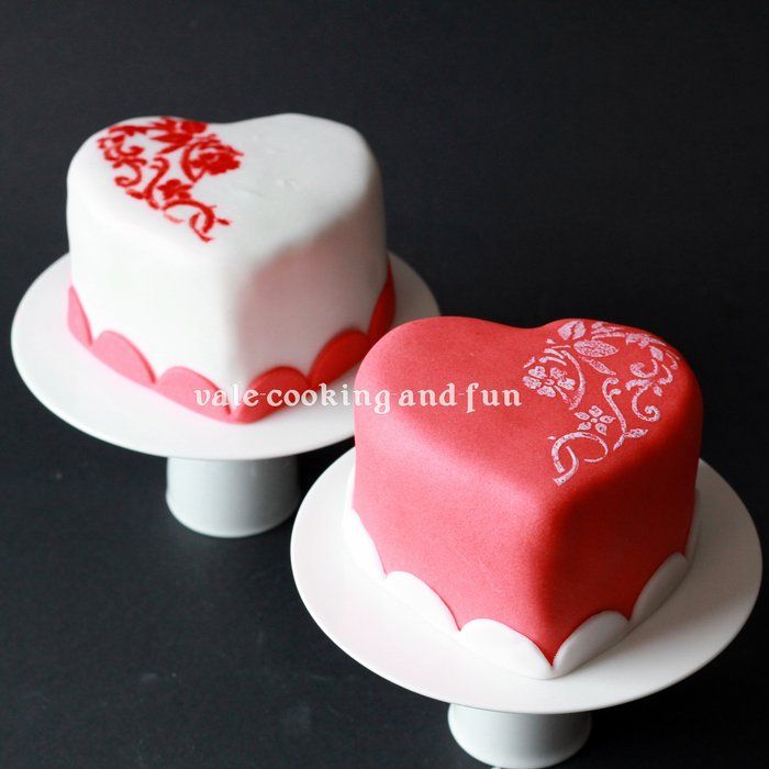 Valentine's Day Mini Heart Cakes