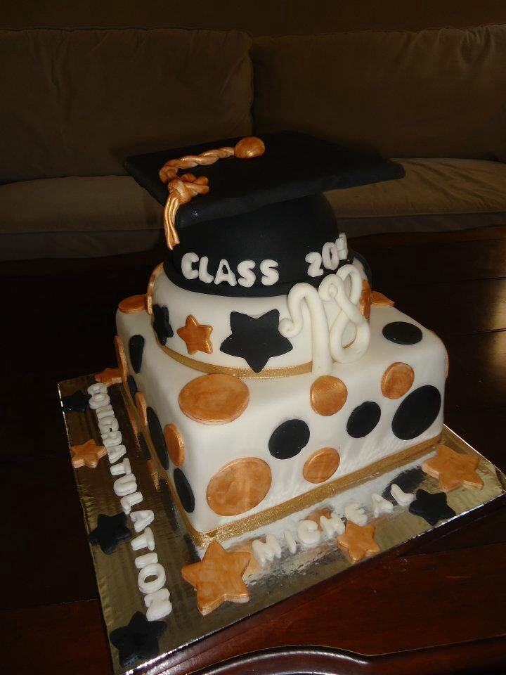 Graduation Cake with Fondant