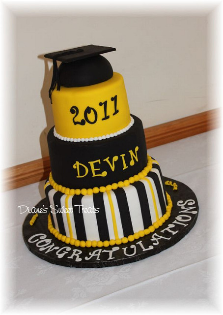 10 Photos of Boys Graduation Cakes For 2016