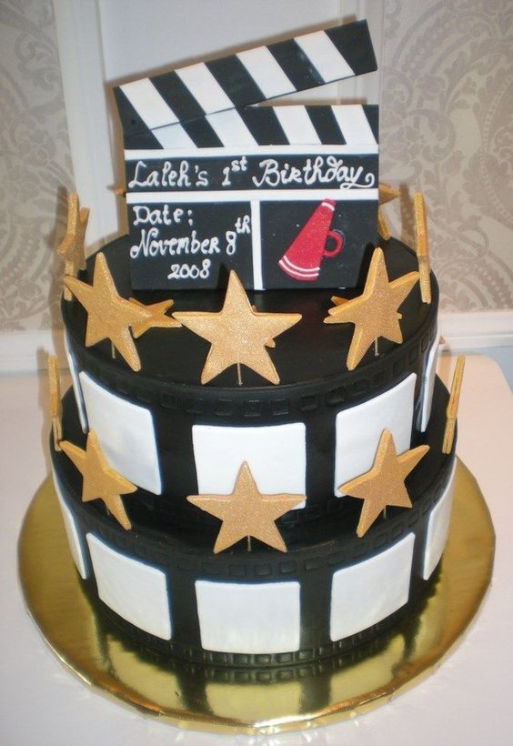 11 Photos of Entertainer Themed Cakes