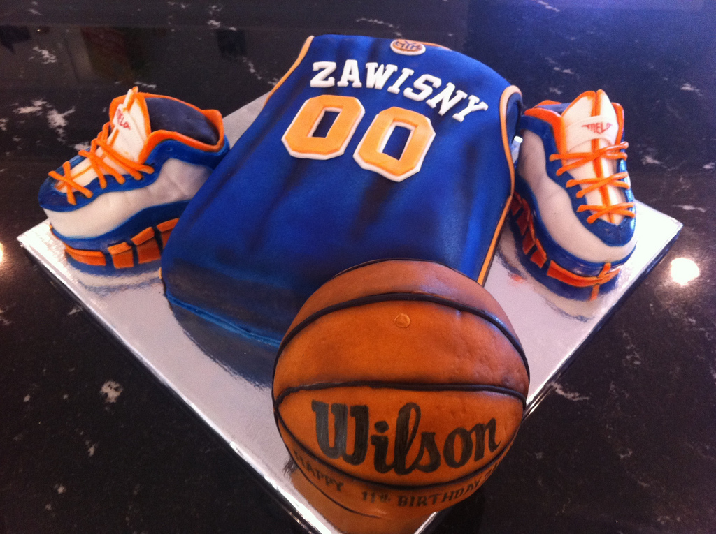 Knicks Basketball Cake