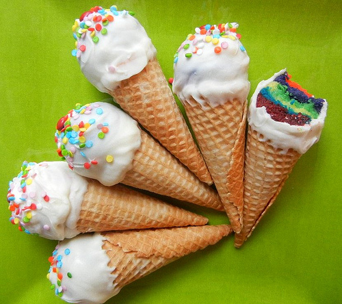 8 Photos of Colorful Ice Cream Cone Cupcakes