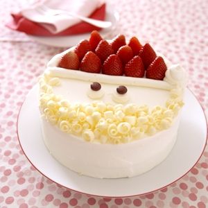 Sponge Cake with Strawberries and Cream