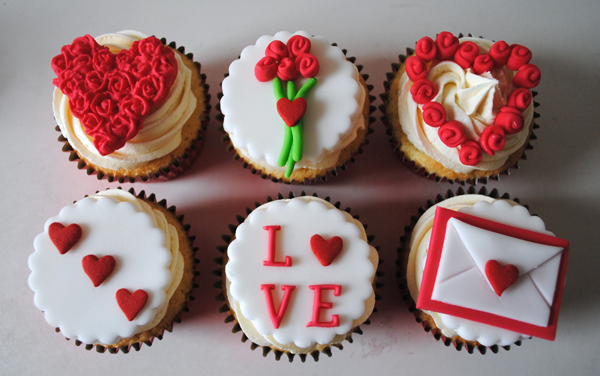 Valentine's Day Cupcakes Cake