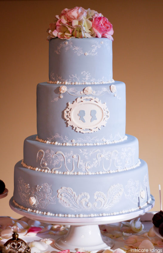 Vintage Cameo Wedding Cake