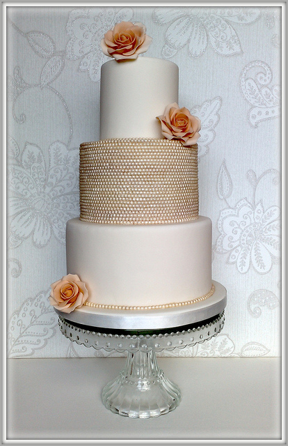 Vintage Wedding Cake with Pearls