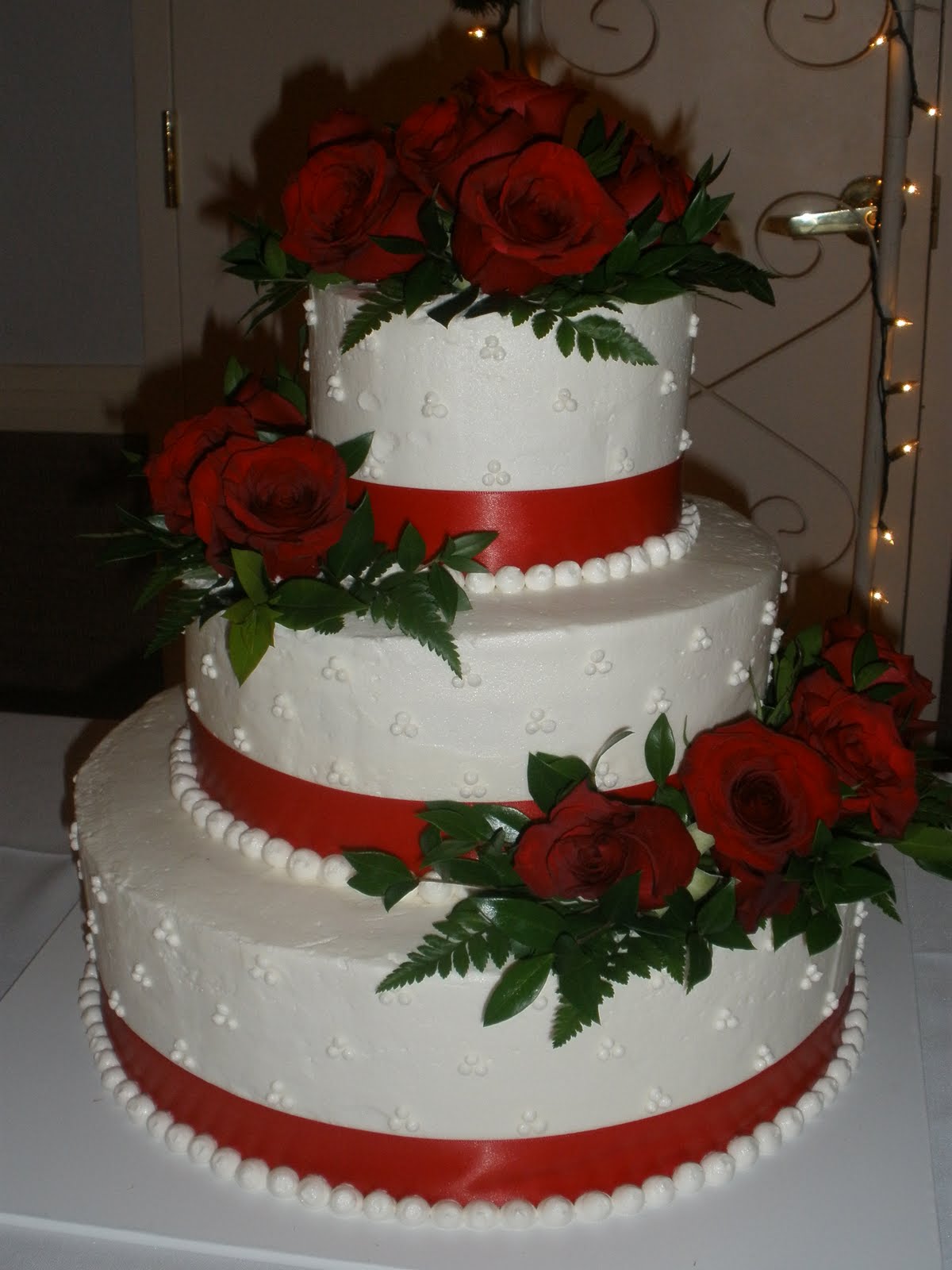 Wedding Cake with Red Roses