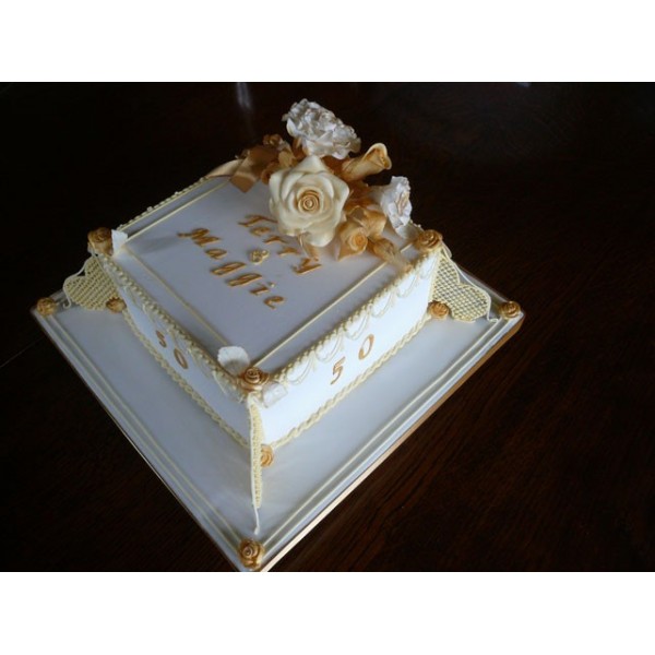 Anniversary Cake White with Gold