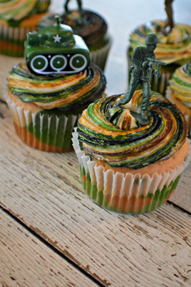 Camouflage Cupcakes