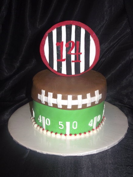 10 Photos of Masculine Football Cakes