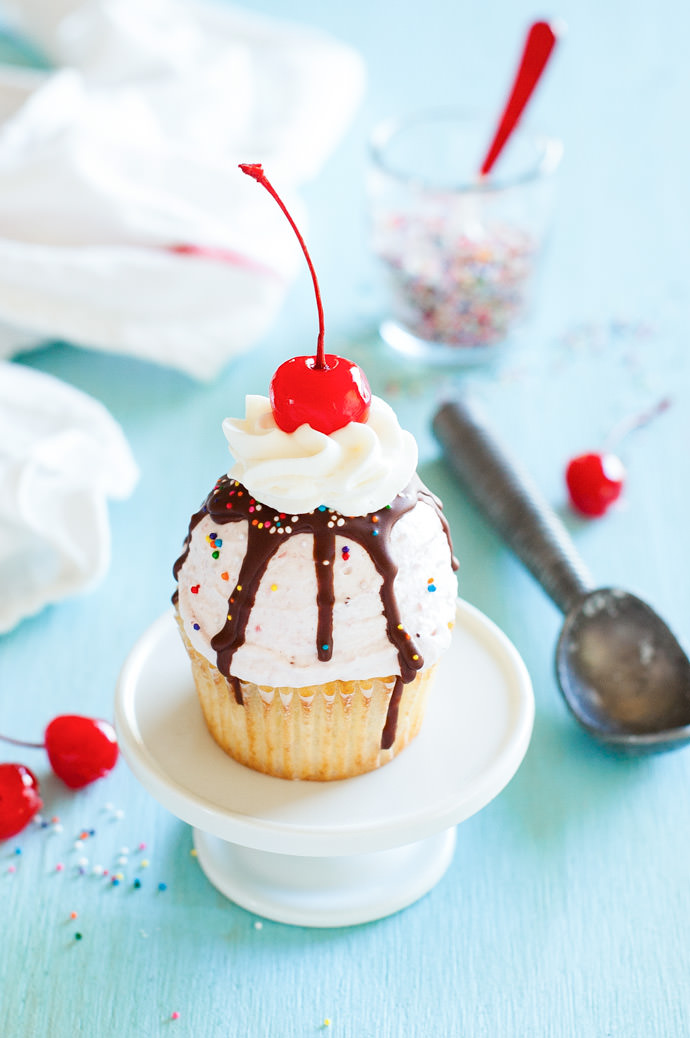 How to Make Ice Cream Sundae Cupcakes