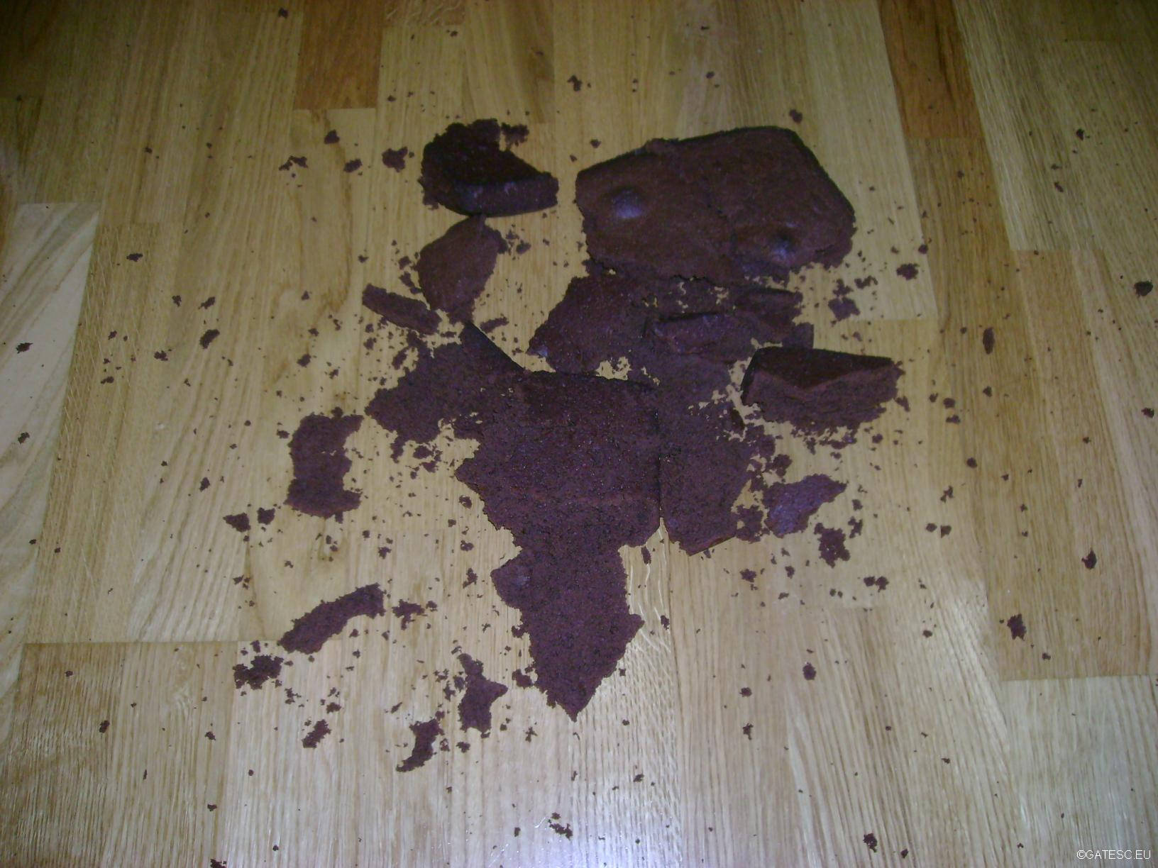 11 Photos of Sheet Cakes Dropped On Floor