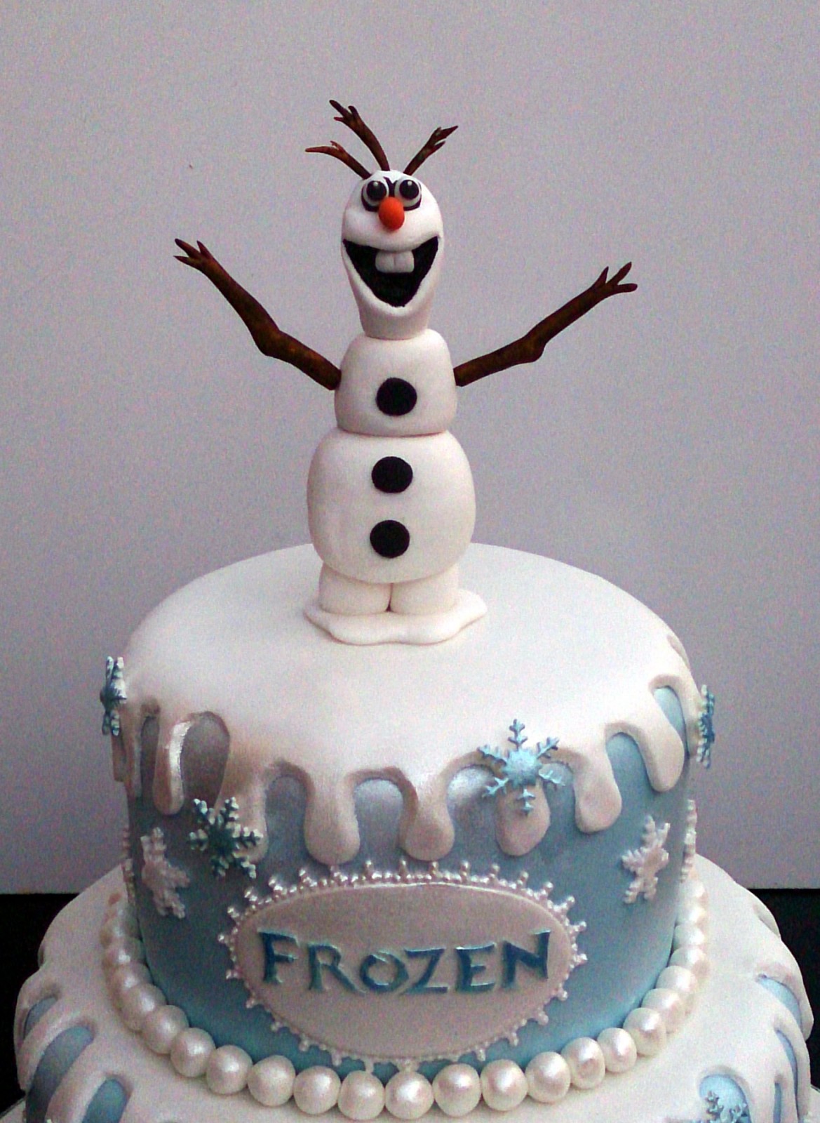 Disney Frozen Birthday Cake