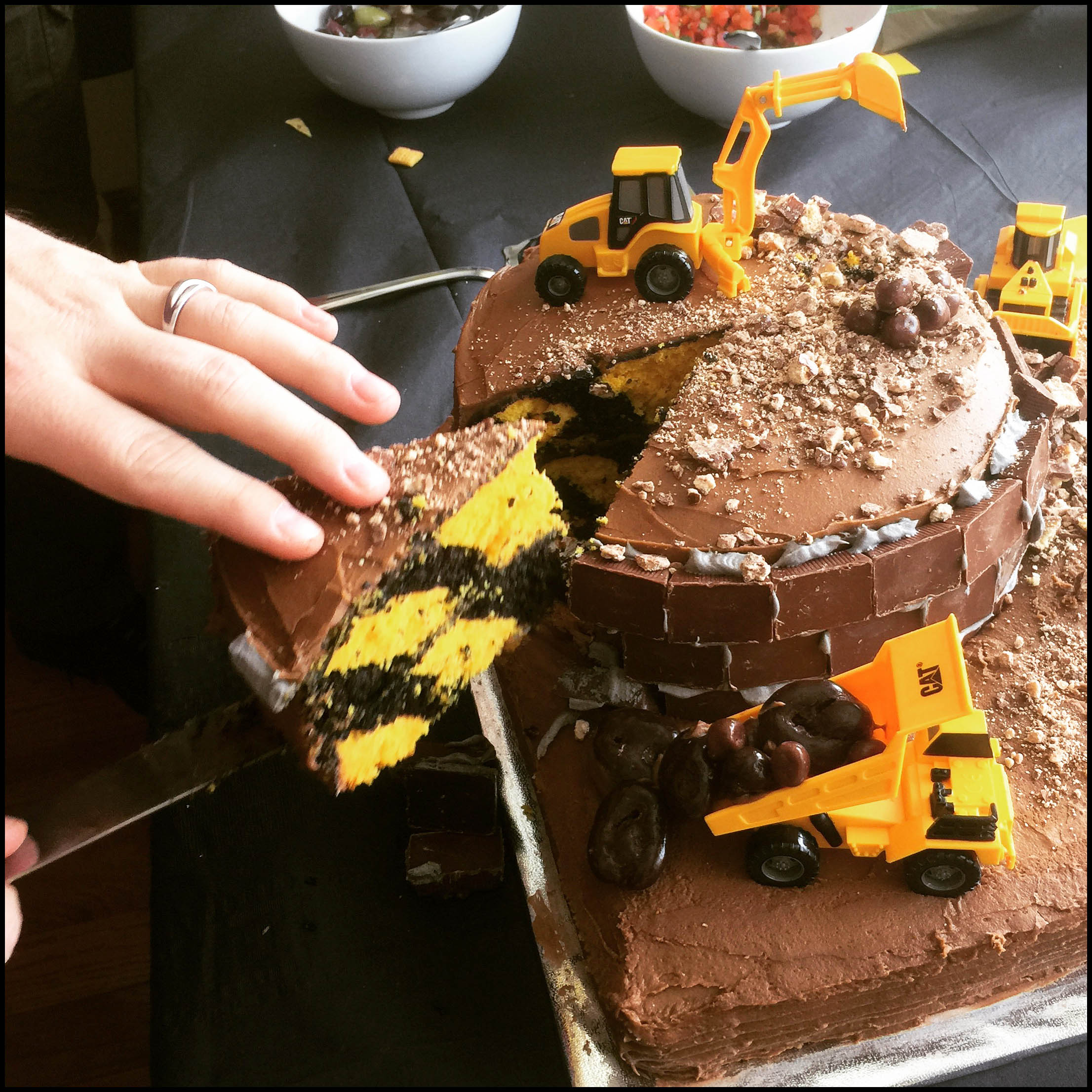 How to Make Construction Cakes