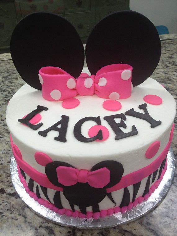 Minnie Mouse Fondant Cake