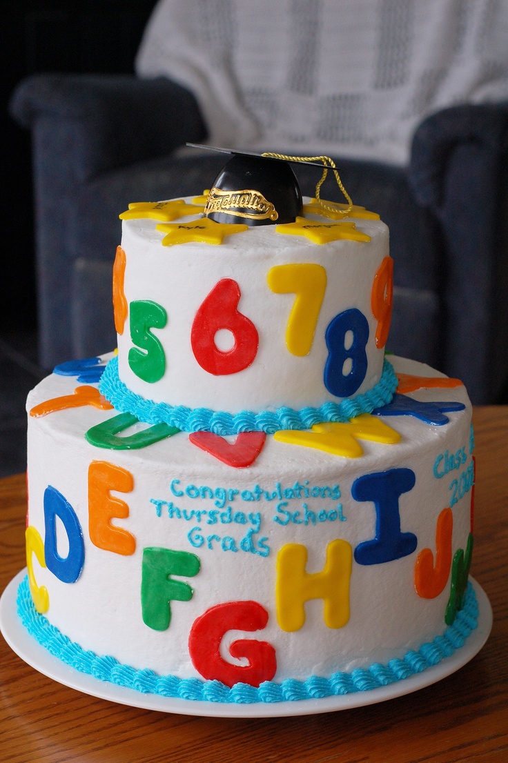 11 Photos of Kindergarten Graduation Cakes