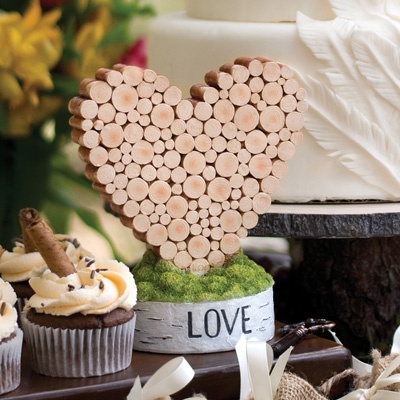 Rustic Wedding Cake Table Decor