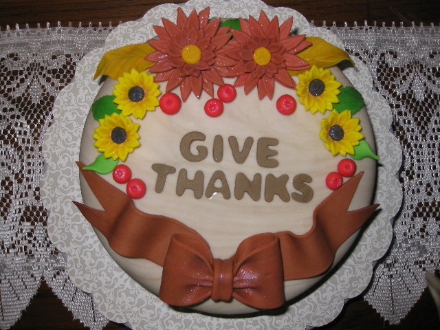 Thanksgiving Cakes with Fondant