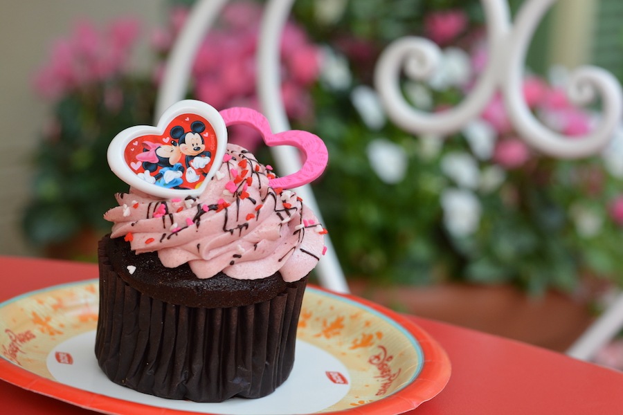 8 Photos of Disney Valentine's Day Cupcakes