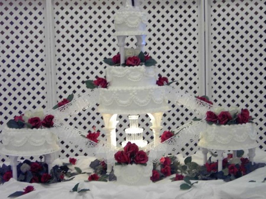 Big Wedding Cakes with Fountains