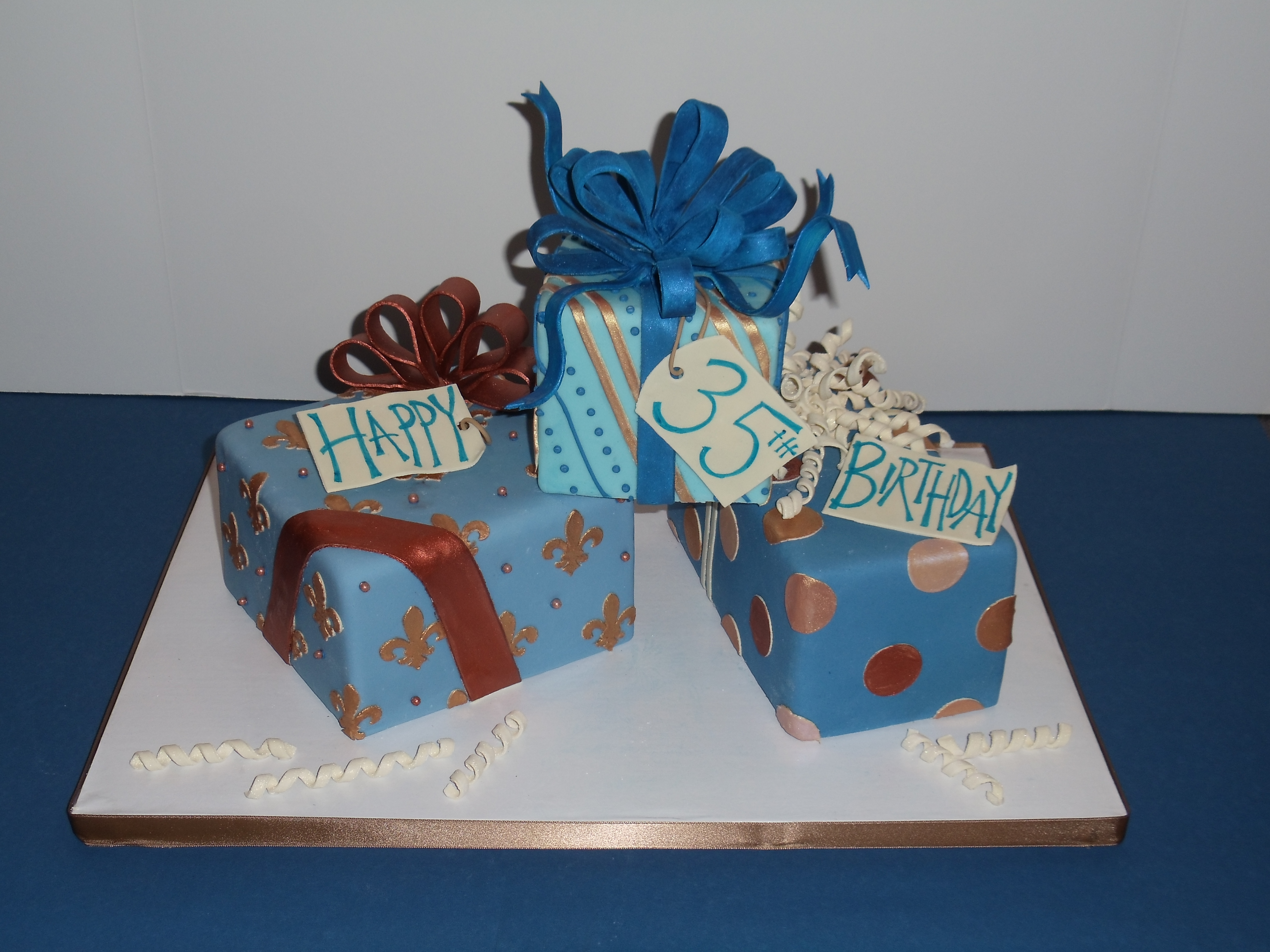 Cakes That Look Like Presents