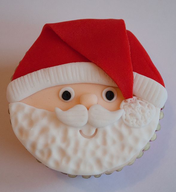 Christmas Santa Cupcake Cake