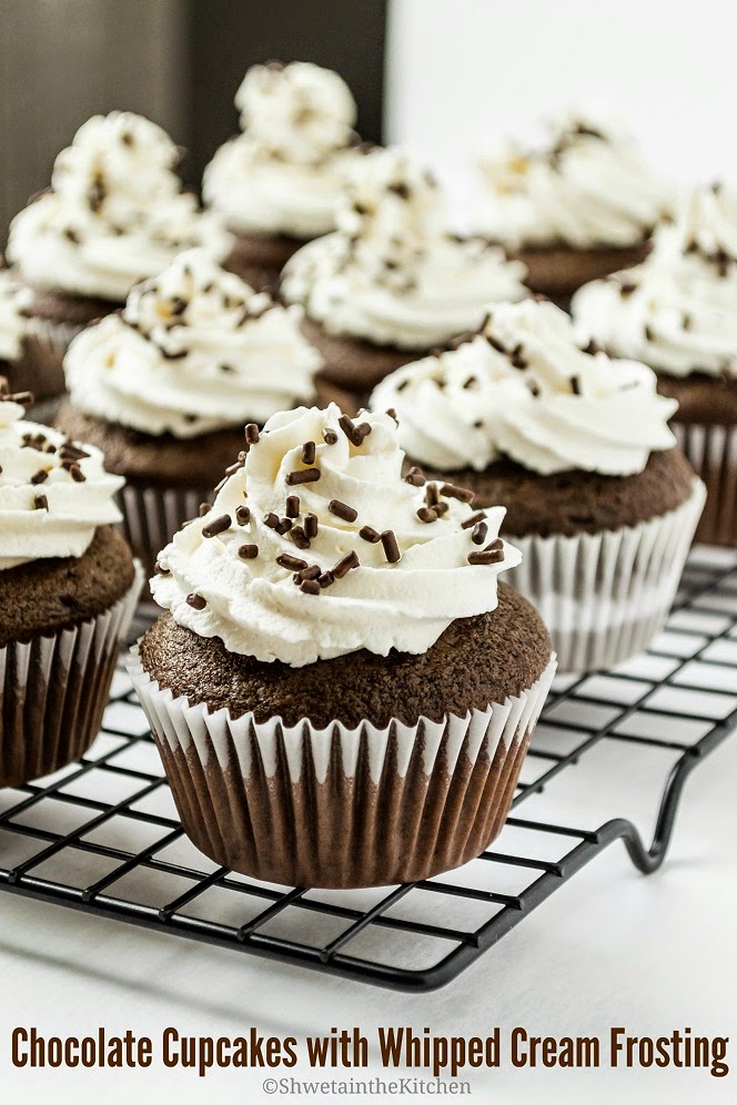 Cupcakes with Whipped Cream Frosting