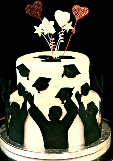 12 Photos of Graduation Tiered Silhouette Cakes