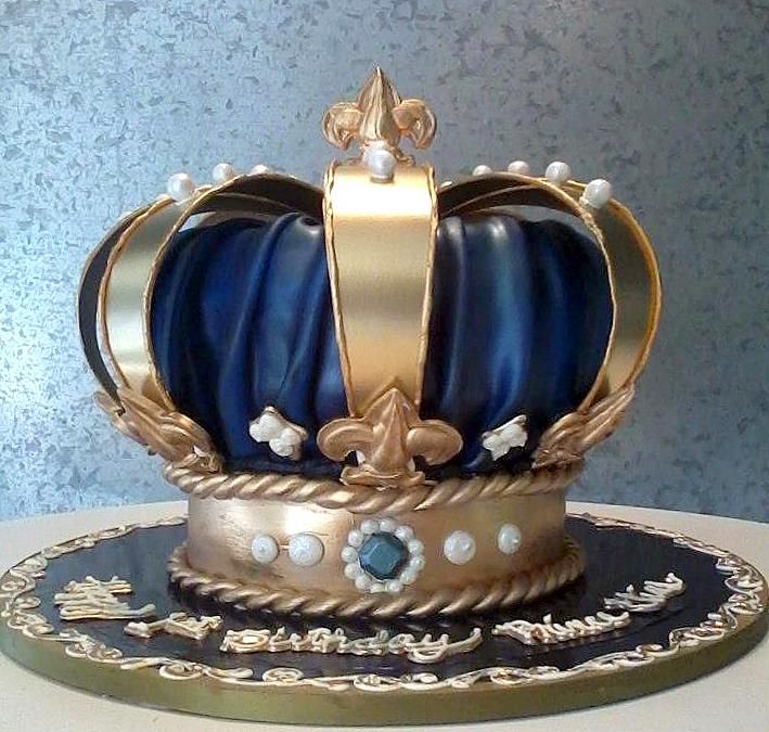 Happy Birthday King Crown Cake