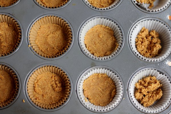 Mini Pumpkin Cheesecakes in Muffin Tins