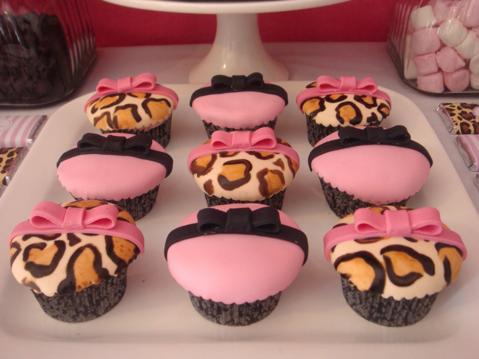 Pink Leopard Cupcakes