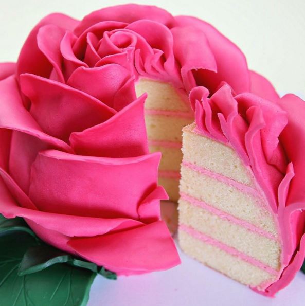 Red Rose Cake