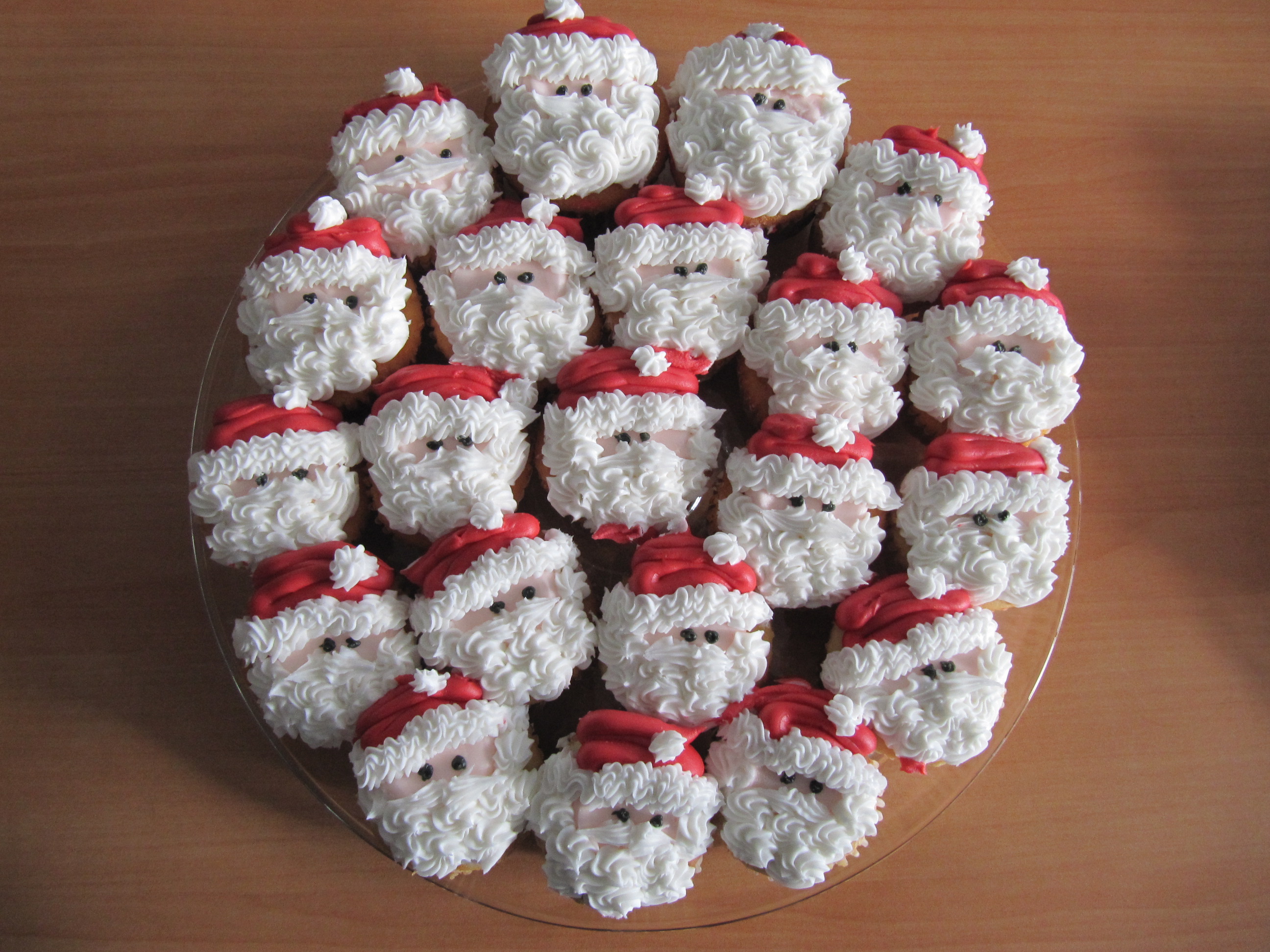 Santa Cupcake Cake