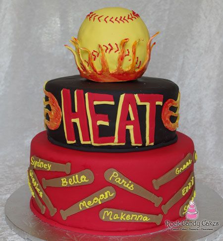 8 Photos of Crazy Softball Cakes