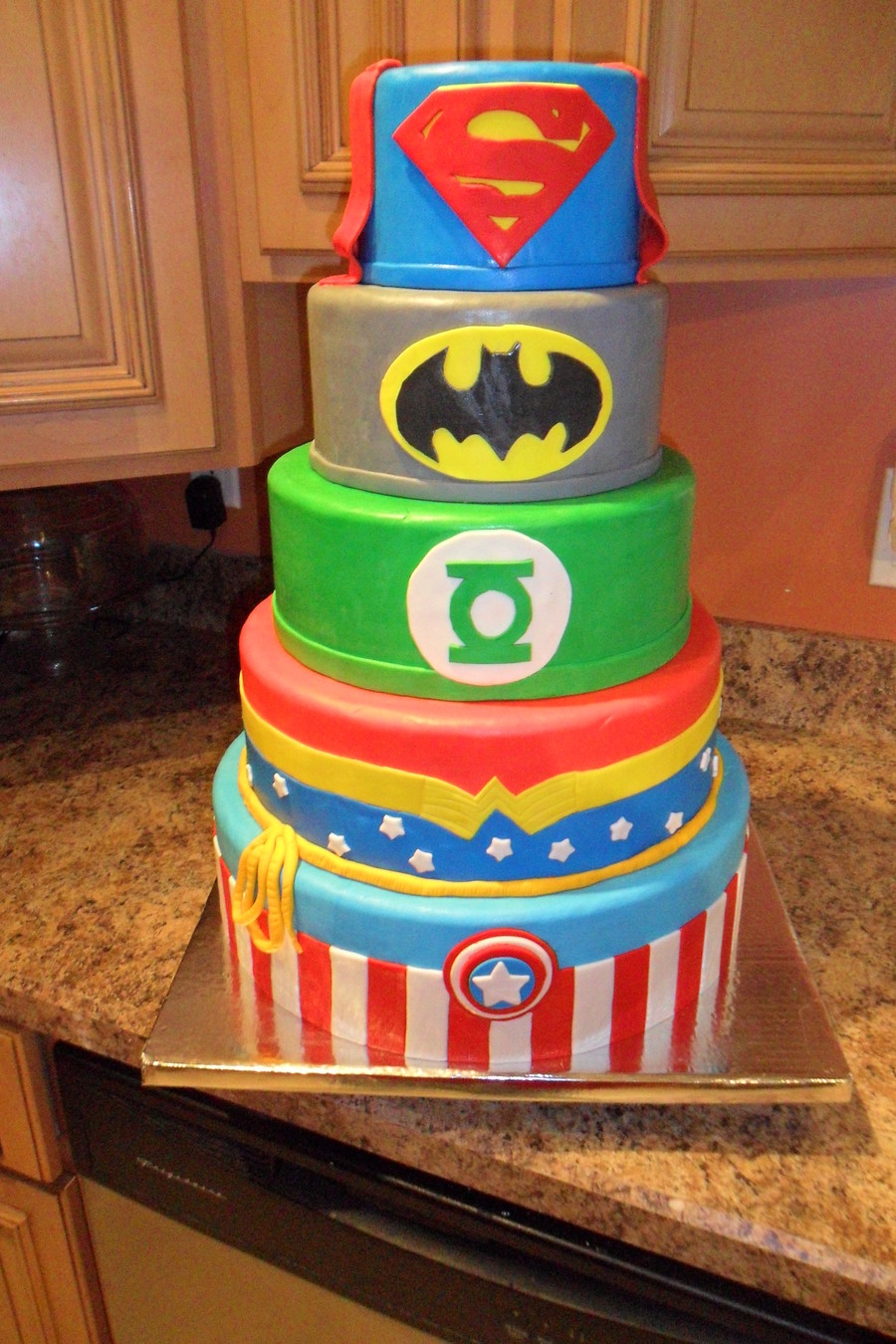 Superman and Wonder Woman Cake