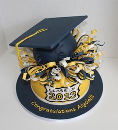 Unique Graduation Cakes