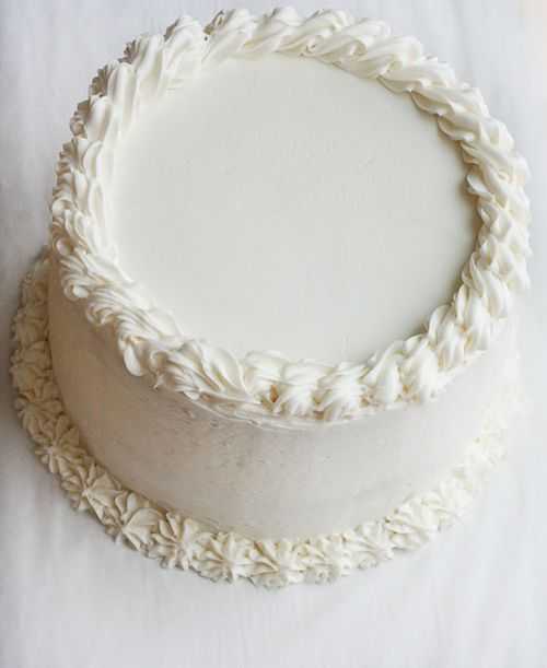 White Round Cake Decoration