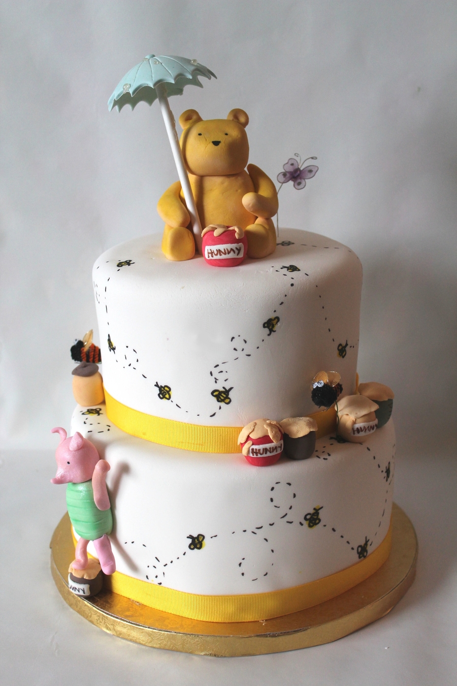 Winnie Pooh Baby Shower Cake