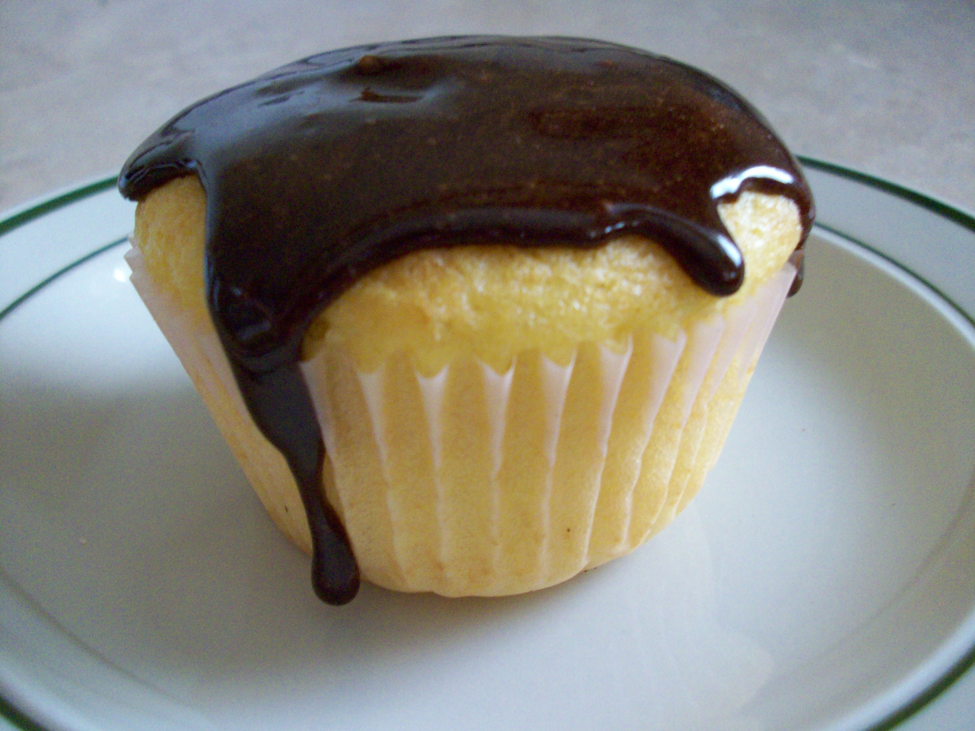 Boston Cream Cupcakes with Yellow Cake Mix