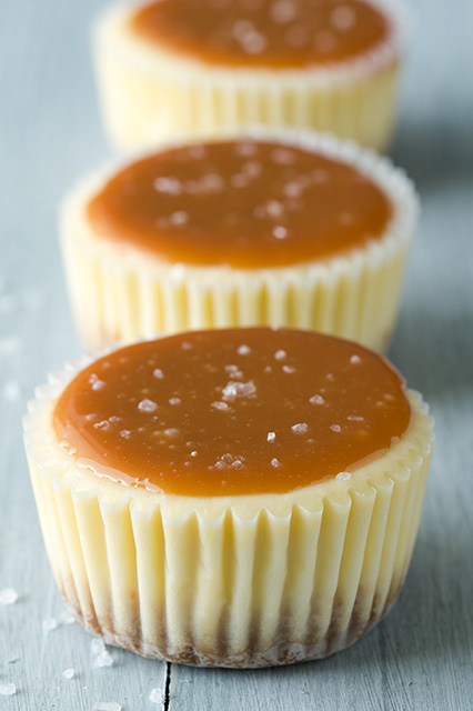 Caramel Cheesecake Cupcakes