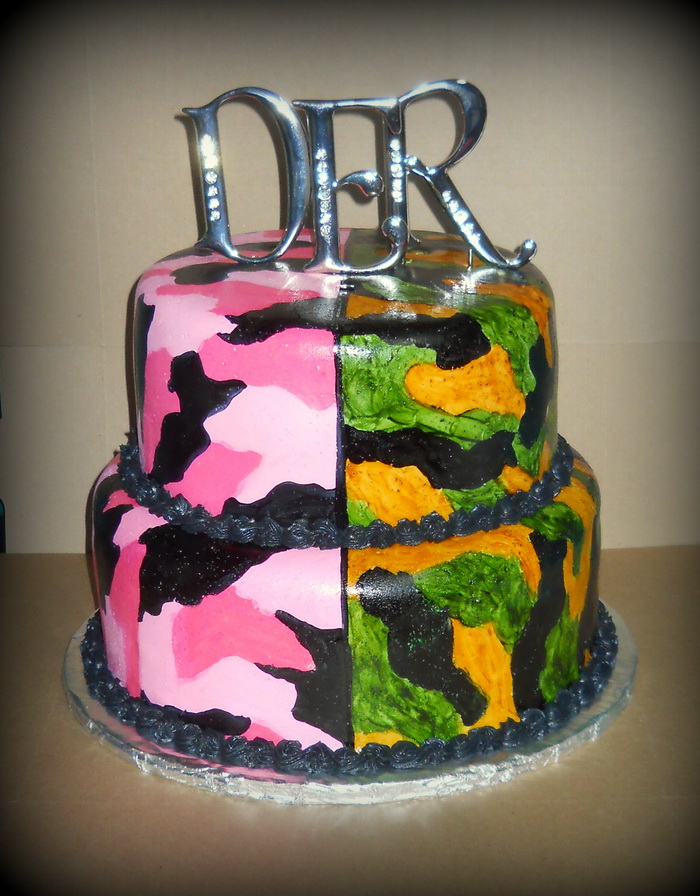 Green and Pink Camo Wedding Cakes