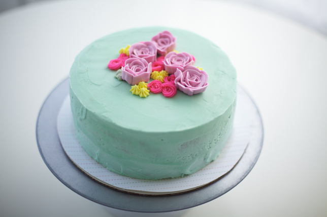 7 Photos of Tiny Cakes Buttercream Flowers