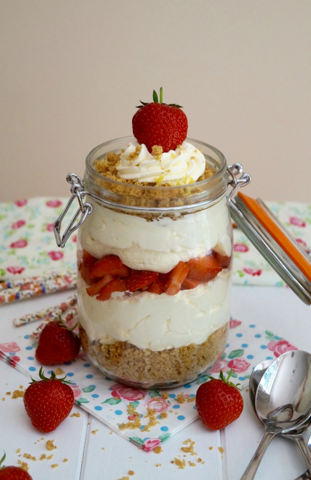 Jar Strawberry Cheesecake Desserts